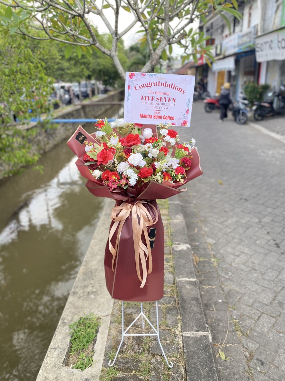 Standing Flower Artificial STA-8FVFW