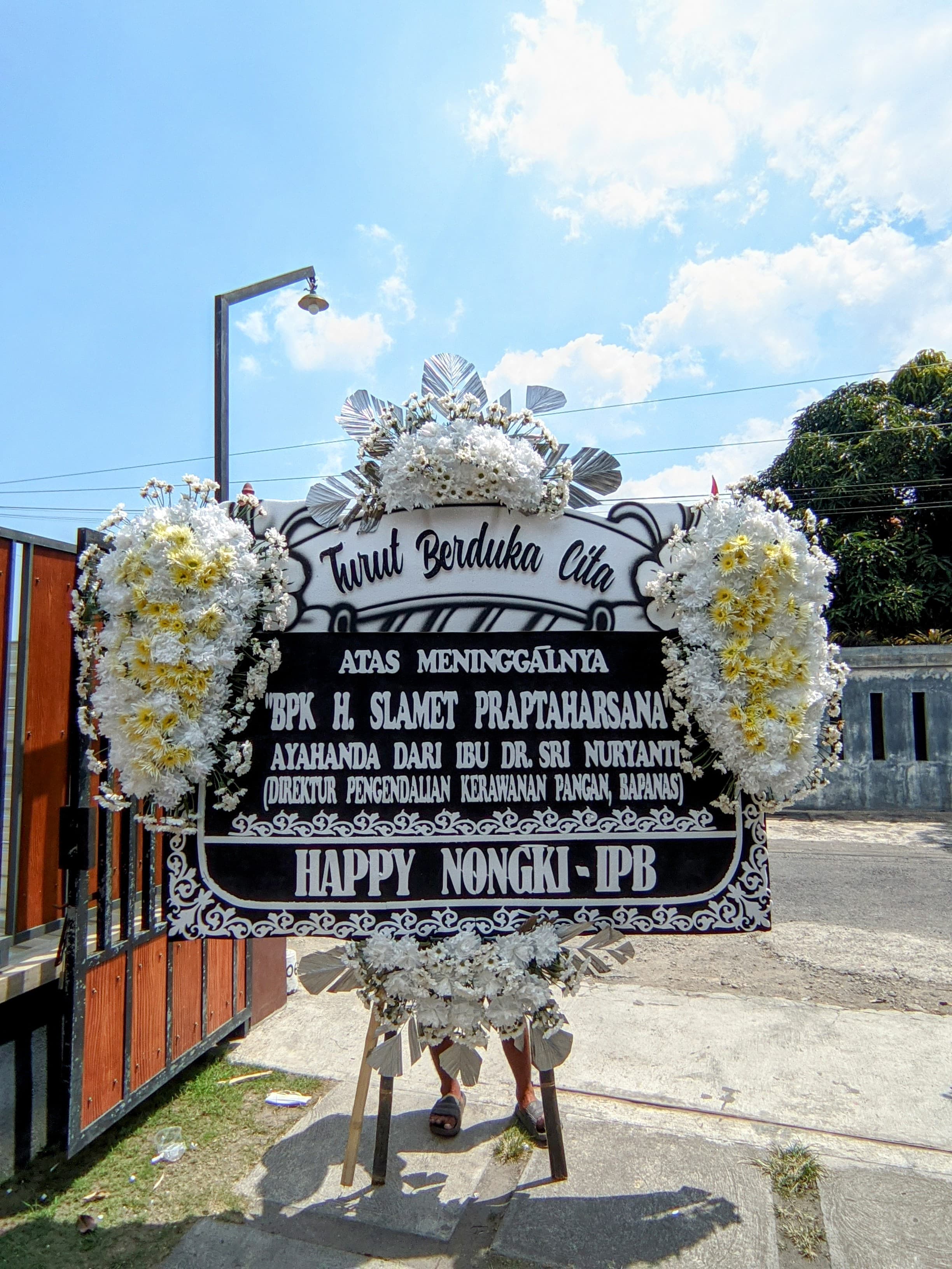 Karangan bunga KAR-AEMDD